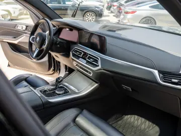 BMW X5 xDrive30d MHEV M Paket Laser Pano HeadUp Webasto
