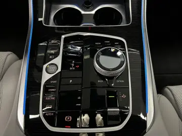 BMW X5 xDrive50e M Sportpaket Harman Kardon Pano. AH
