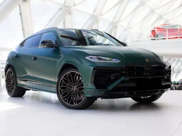 Lamborghini Urus SE Hybrid 620 CP