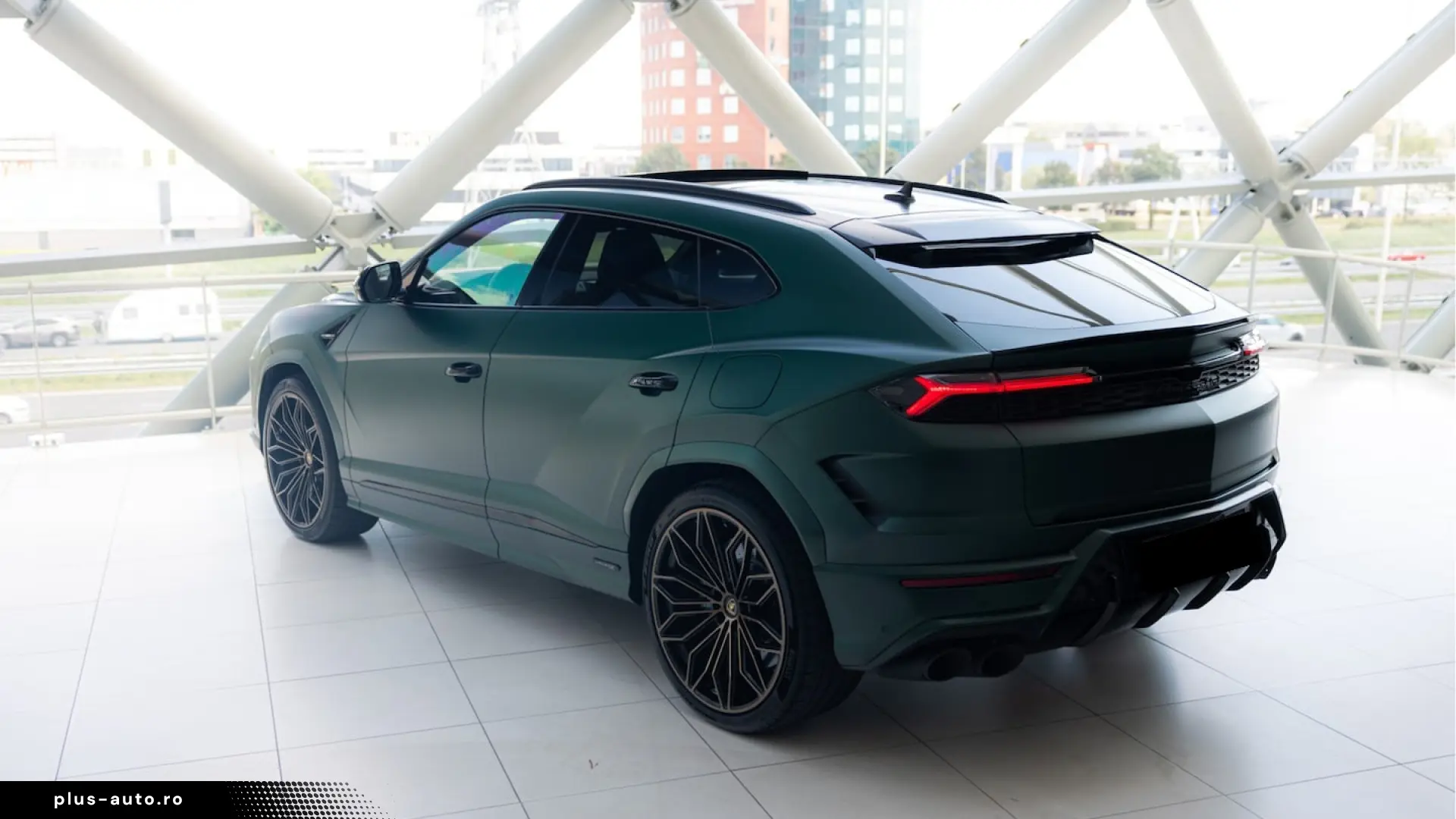 Lamborghini Urus SE Hybrid 620 CP