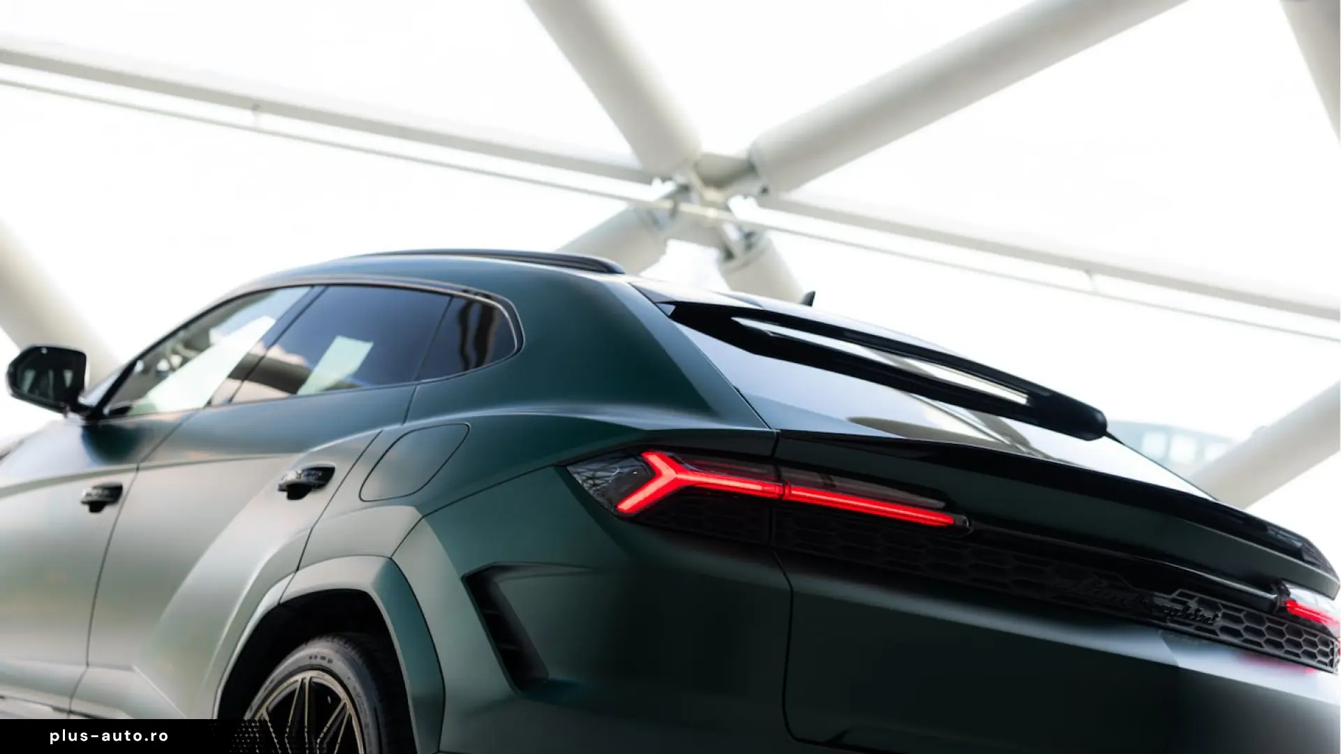 Lamborghini Urus SE Hybrid 620 CP