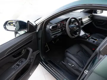 Lamborghini Urus SE Hybrid 620 CP