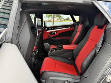 Lamborghini Urus 4.0 V8 Widebody Carbon 735 CP