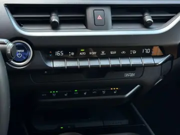 LEXUS UX 250h LUXURY LED#ACC#VIRTC#HUD#SPUR#SD#LH#NAV