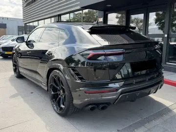Lamborghini Urus Performante 4.0 V8 Akrapovic