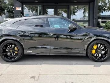 Lamborghini Urus Performante 4.0 V8 Akrapovic
