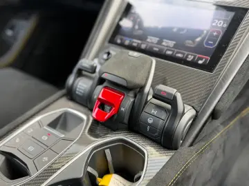 Lamborghini Urus Performante 4.0 V8 Akrapovic