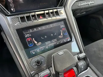 Lamborghini Urus Performante 4.0 V8 Akrapovic