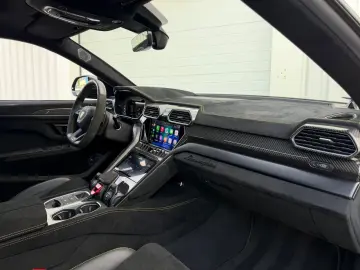 Lamborghini Urus Performante 4.0 V8 Akrapovic