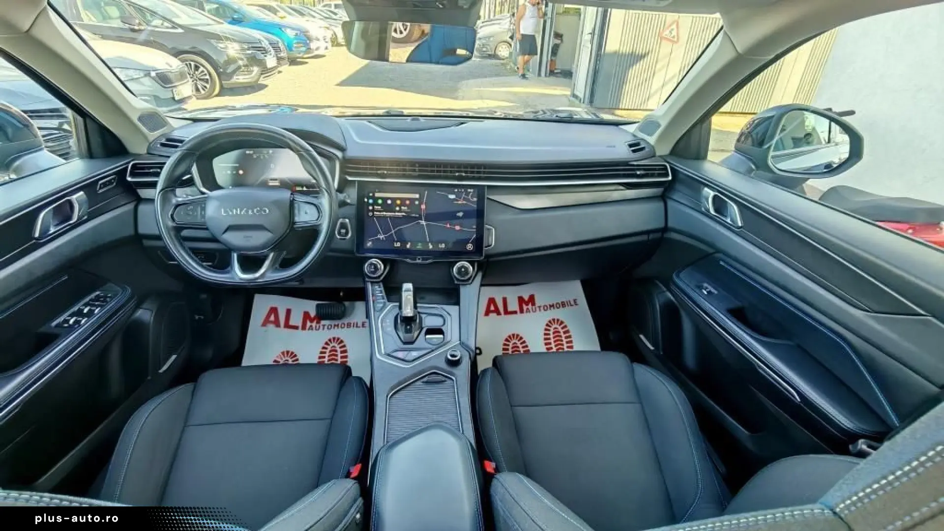 Lynk-Co 01
