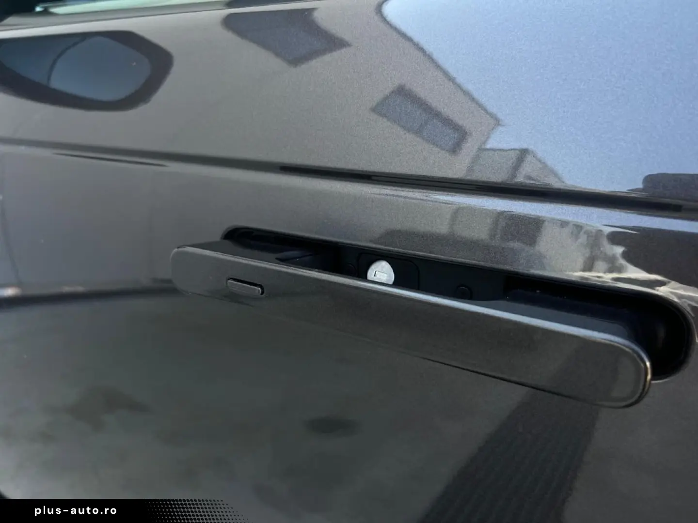 Land-Rover Range-Rover