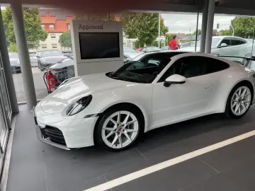 PORSCHE 992 Carrera Coupé 394PS Aeropaket Sport Chrono