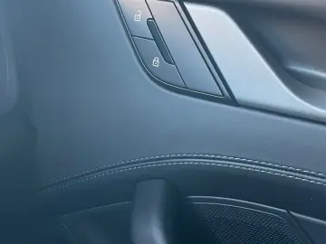 PORSCHE 992 Carrera Coupé 394PS Aeropaket Sport Chrono