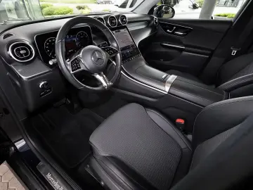 Mercedes-Benz GLC 200 4M AHK PANO DISTRONIC MEMORY 360