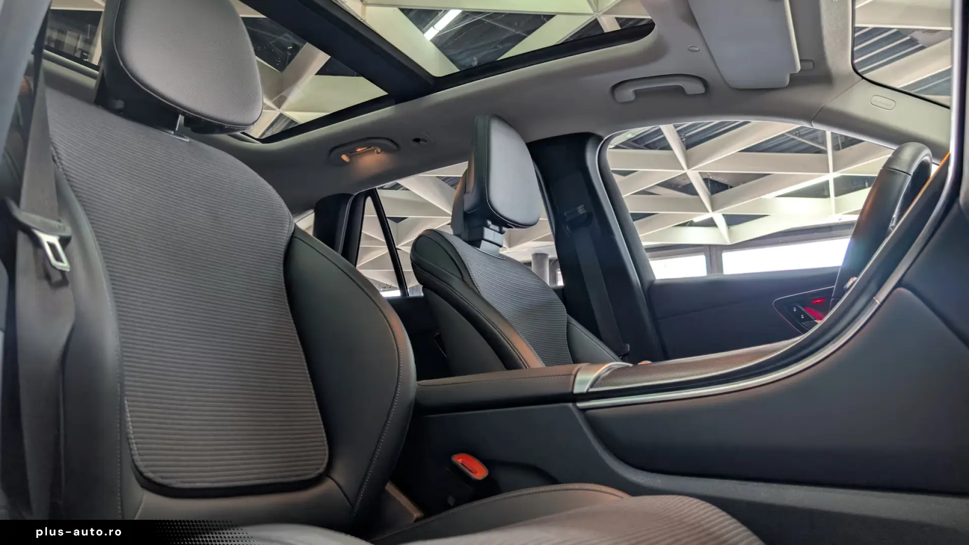 Mercedes-Benz GLC 220 d 4Mat X254 PANO DISTRONIC