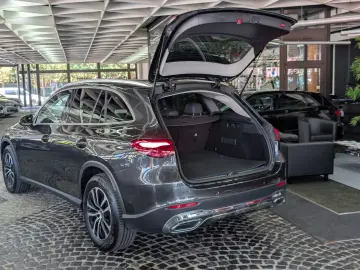 Mercedes-Benz GLC 220 d 4Mat X254 PANO DISTRONIC