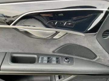 Audi A8 60 TFSI e QU S-LINE MATRIX AIR HuD B&O