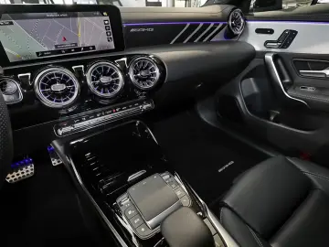 Mercedes-Benz CLA 35 AMG 4M Coupé