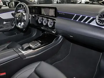 Mercedes-Benz CLA 35 AMG 4M Coupé