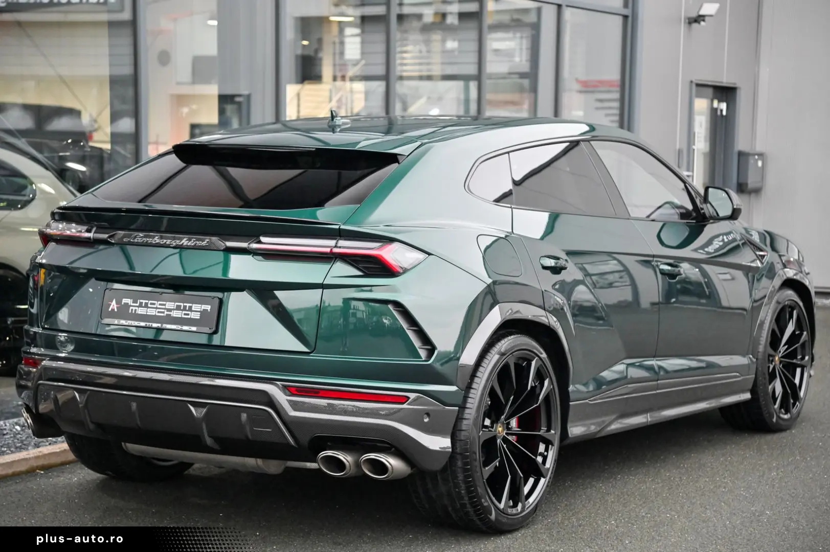 LAMBORGHINI Urus  Full Carbon  Akrapovic  Verde Hydra !  23