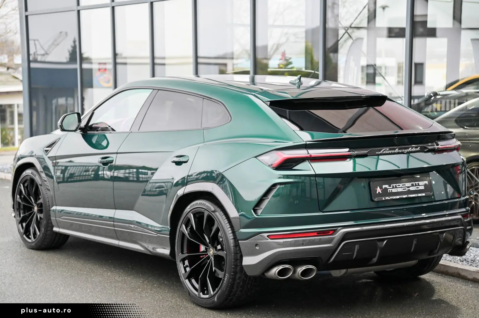 LAMBORGHINI Urus  Full Carbon  Akrapovic  Verde Hydra !  23