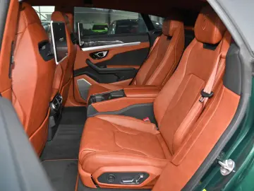 LAMBORGHINI Urus  Full Carbon  Akrapovic  Verde Hydra !  23