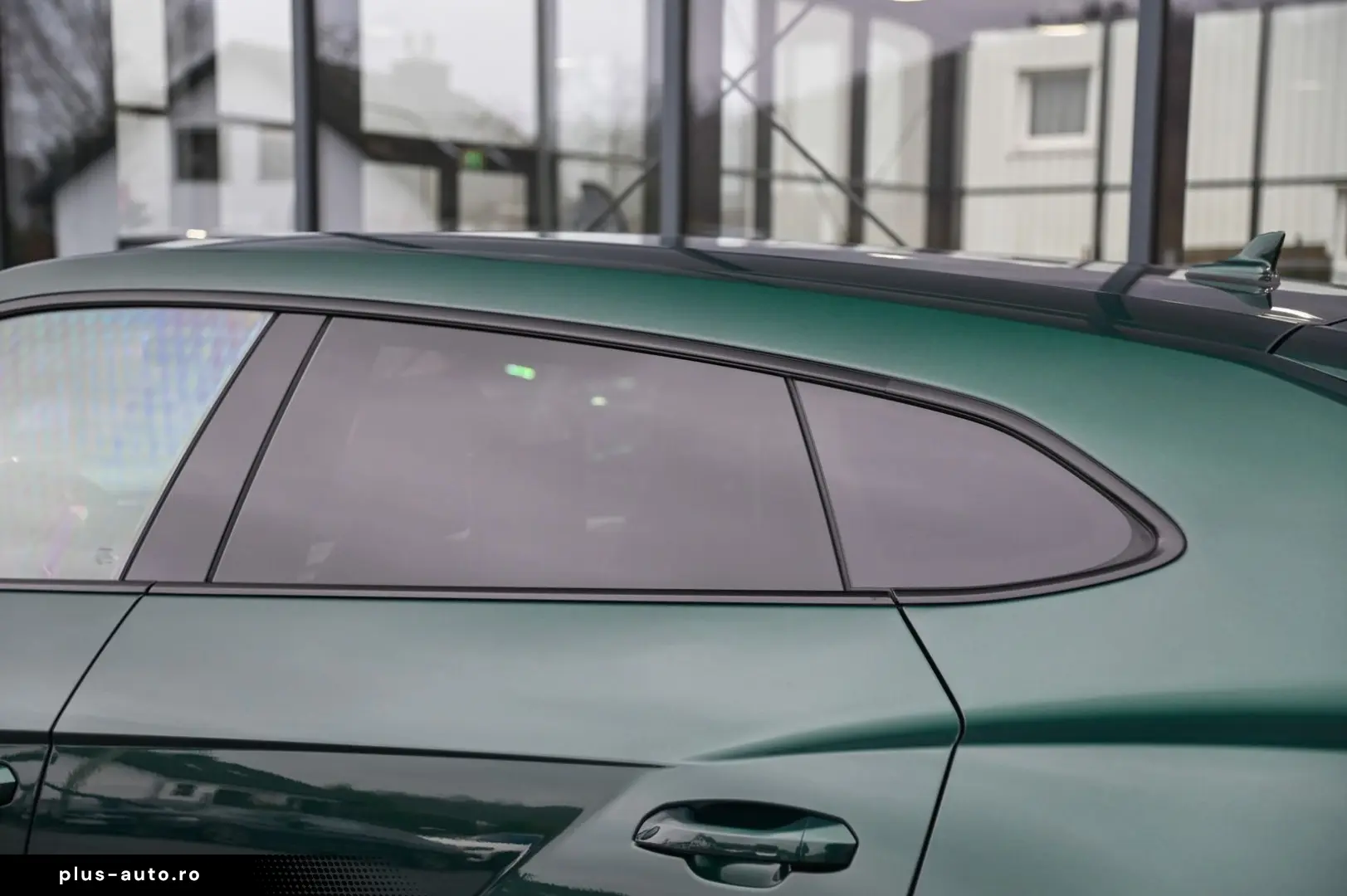 LAMBORGHINI Urus  Full Carbon  Akrapovic  Verde Hydra !  23