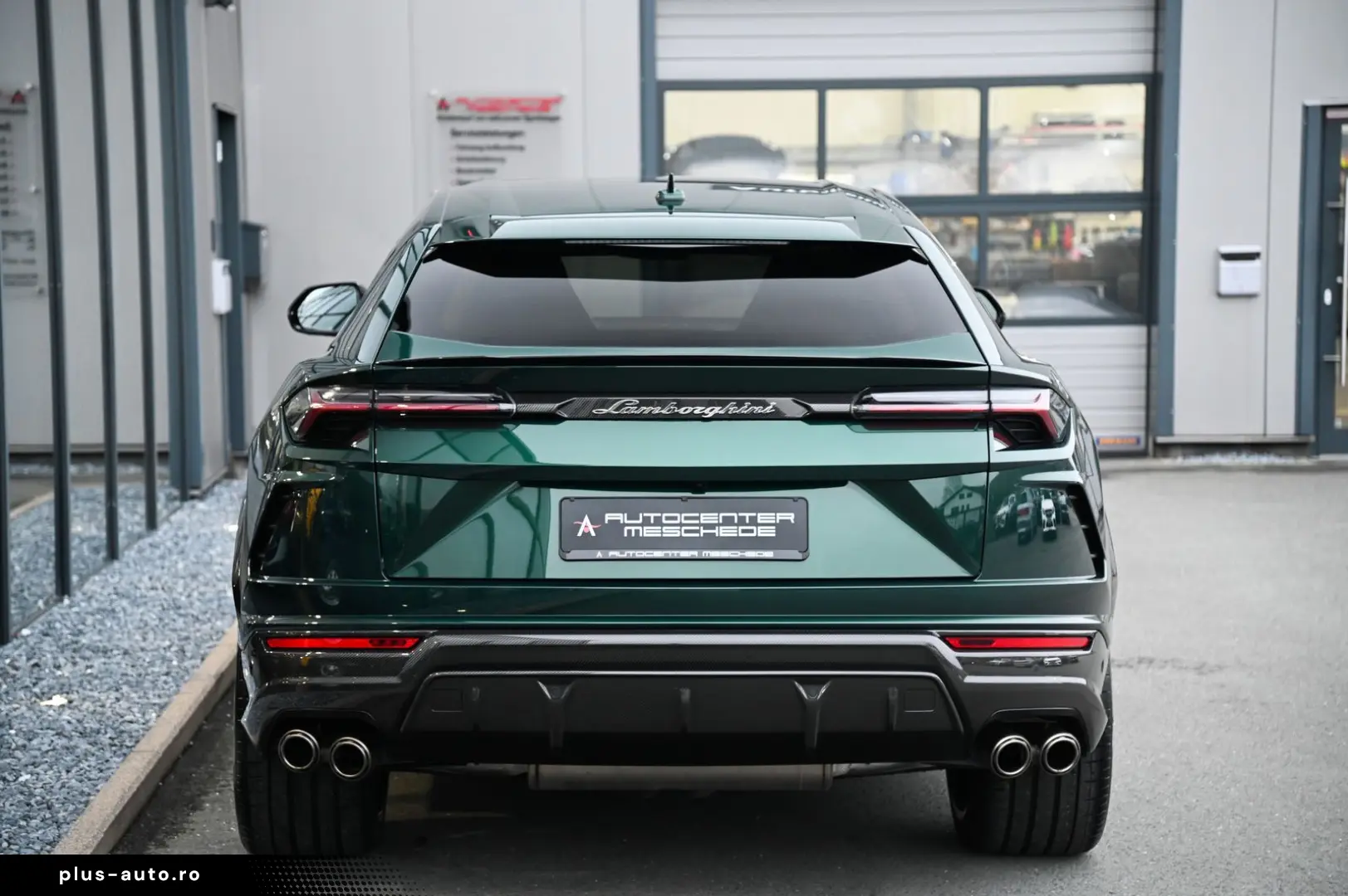 LAMBORGHINI Urus  Full Carbon  Akrapovic  Verde Hydra !  23