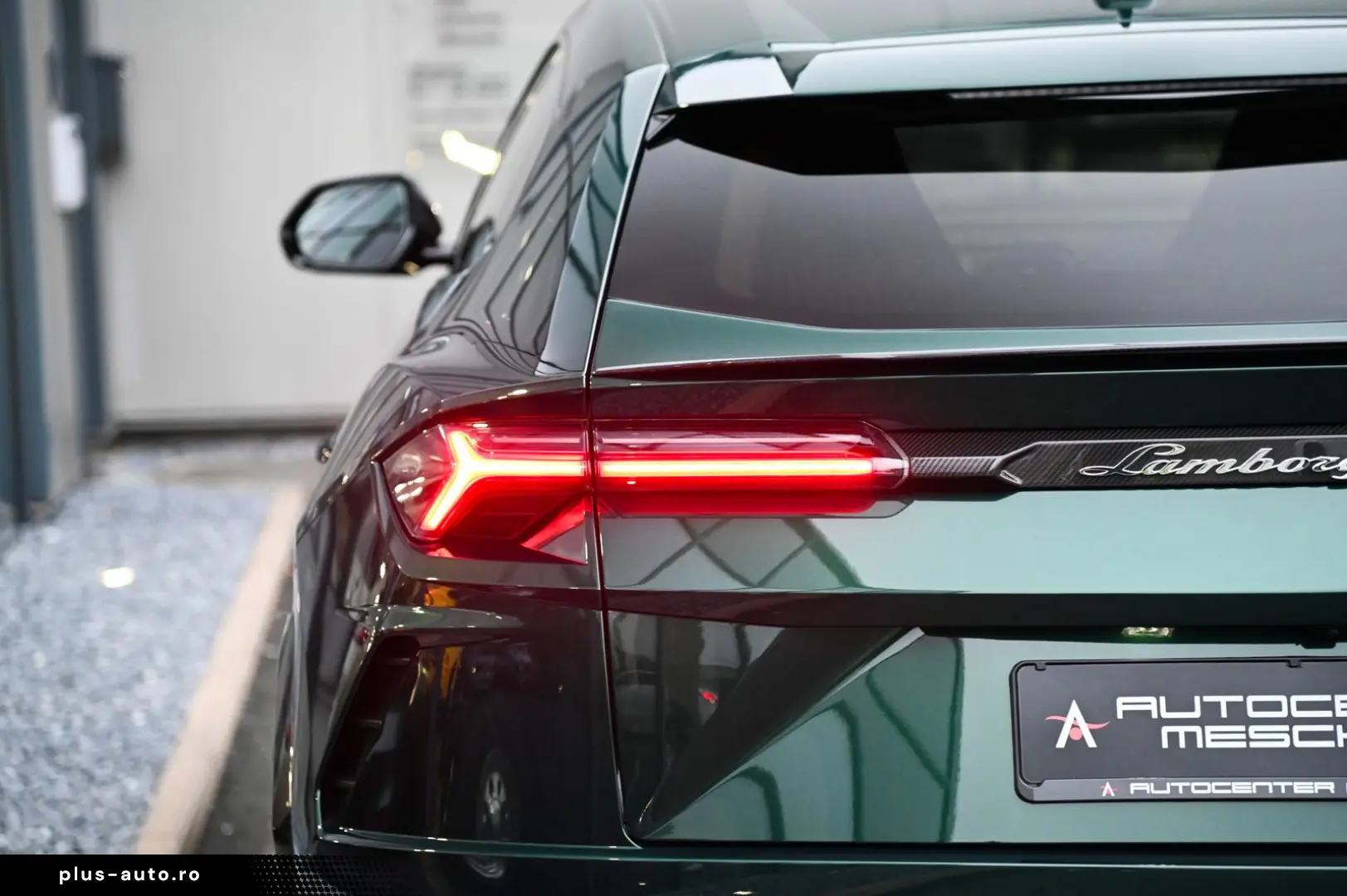 LAMBORGHINI Urus  Full Carbon  Akrapovic  Verde Hydra !  23