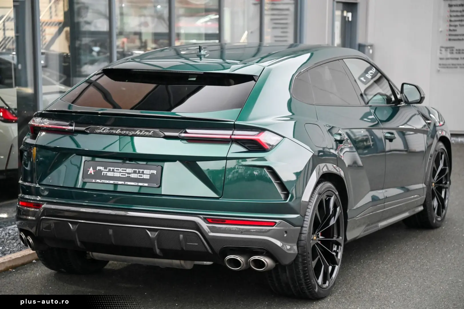 LAMBORGHINI Urus  Full Carbon  Akrapovic  Verde Hydra !  23