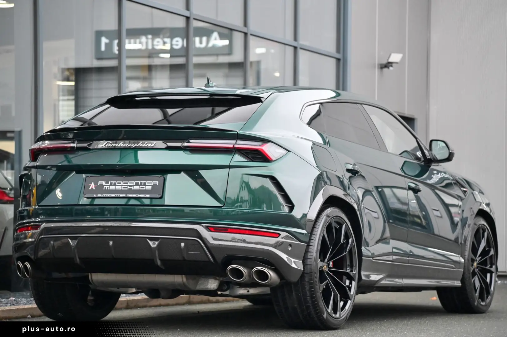 LAMBORGHINI Urus  Full Carbon  Akrapovic  Verde Hydra !  23