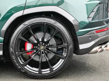LAMBORGHINI Urus  Full Carbon  Akrapovic  Verde Hydra !  23