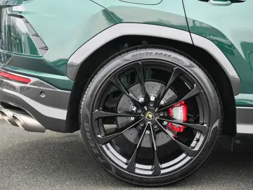 LAMBORGHINI Urus  Full Carbon  Akrapovic  Verde Hydra !  23
