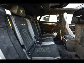 LAMBORGHINI Urus PERFORMANTE BLU GRIFO MATT AKRA 5yr SERVICE