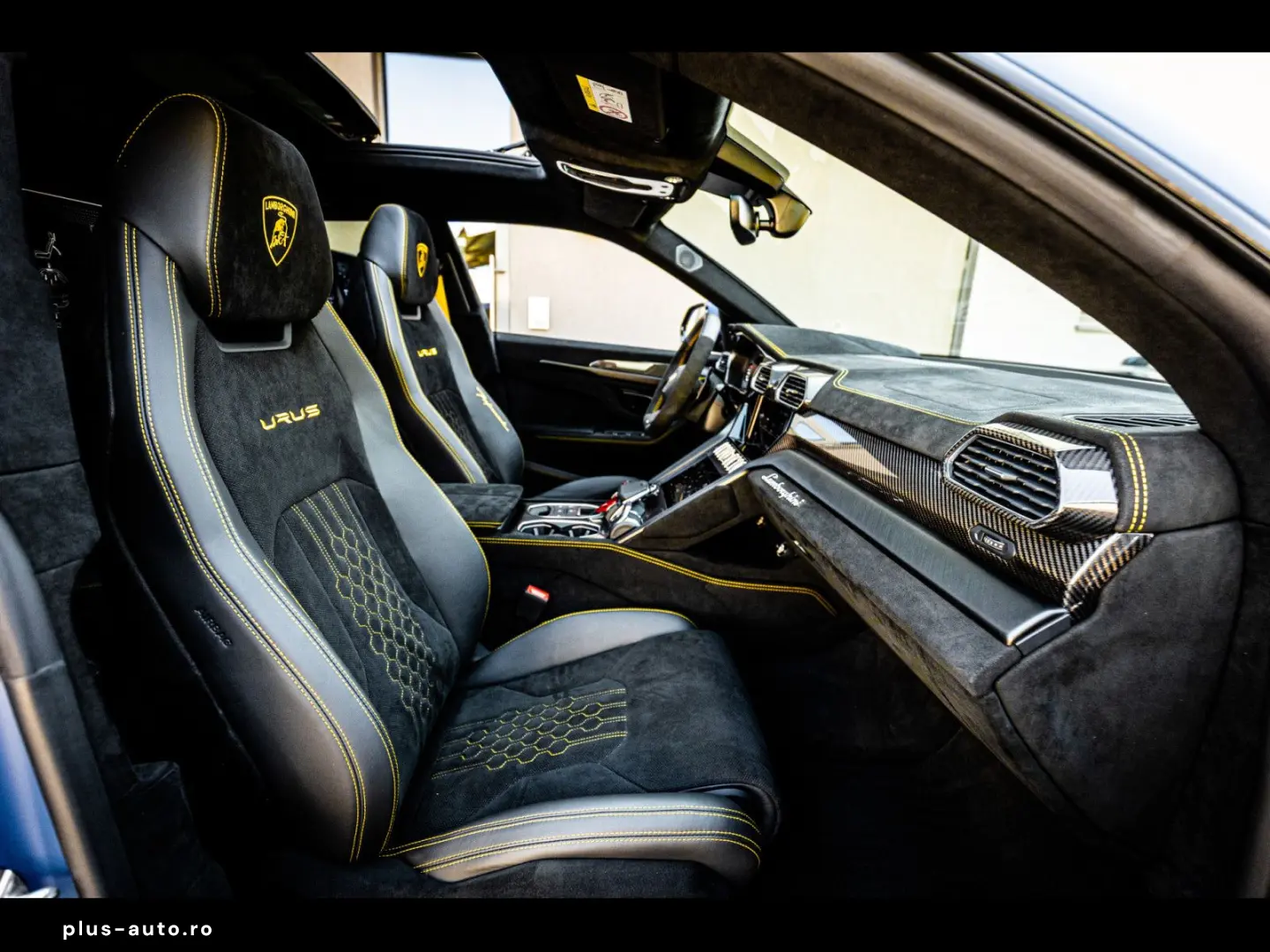 LAMBORGHINI Urus PERFORMANTE BLU GRIFO MATT AKRA 5yr SERVICE