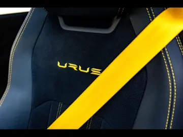 LAMBORGHINI Urus PERFORMANTE BLU GRIFO MATT AKRA 5yr SERVICE