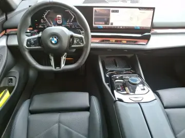 BMW 520d xDrive Touring M Sport Pro AHK HiFi RFK