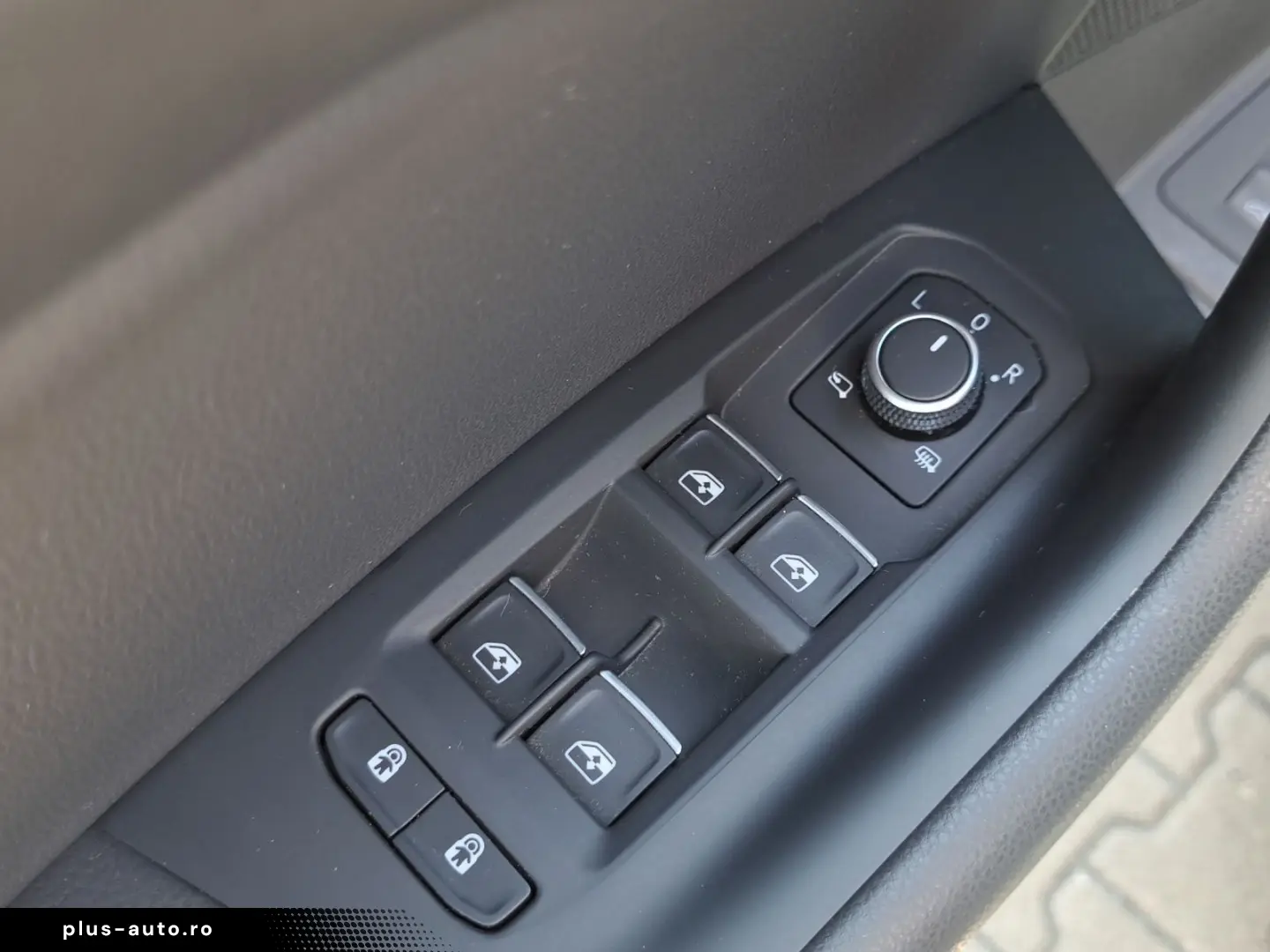 VW Touareg 3.0 TDI R-Line 4M Pano 20Z AHK Air Matri