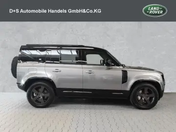 LAND ROVER Defender 110 X-Dynamic HSE D300