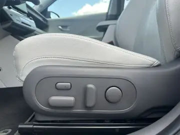 HYUNDAI Kona Elektro Prime ACC LEDER BOSE 360  65 4kWh