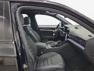 VW Touareg 3.0 V6 TDI R-Line 4Motion Navi Pano Luft