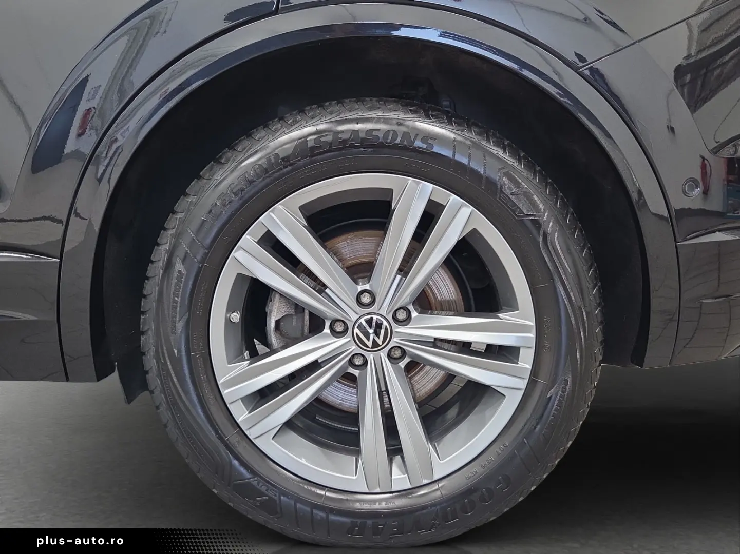 VW Touareg 3.0 V6 TDI R-Line 4Motion Navi Pano Luft