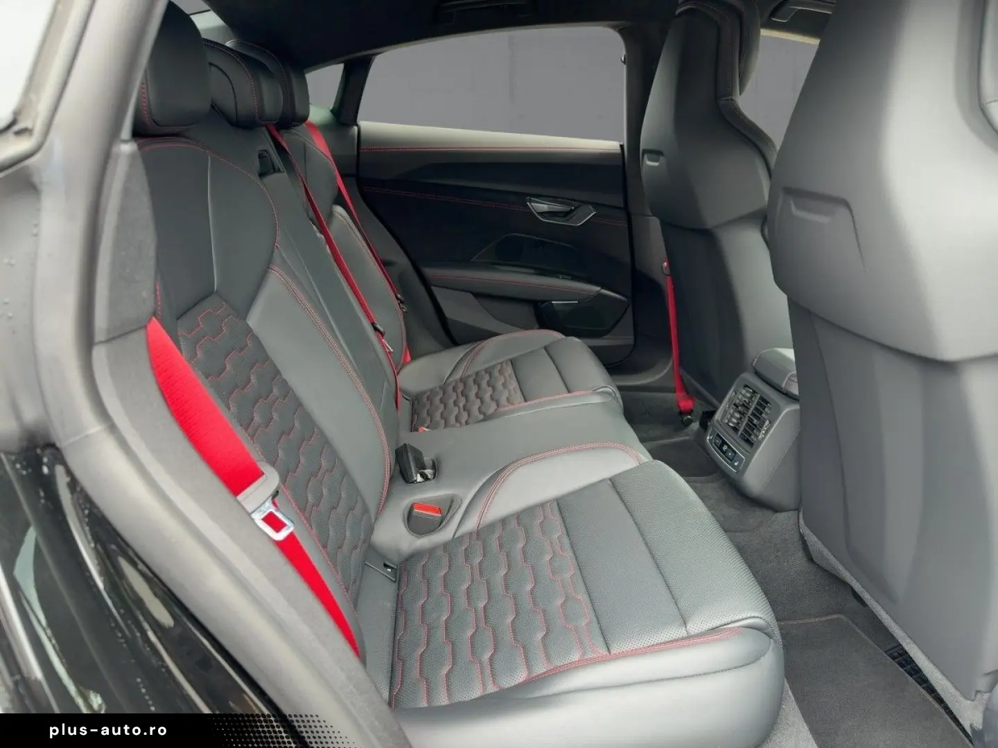 AUDI RS e-tron GT performancce quattro  HUD Carbon