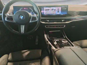 BMW X5 xDrive30d M Sport Panorama AHK STHZ Sitzbelüf