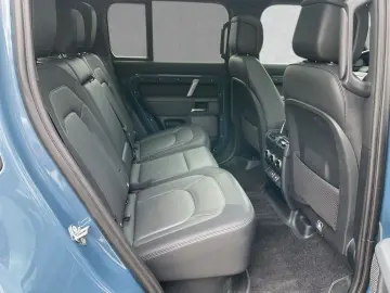 LAND ROVER Defender 110 D250 X-Dynamic HSE BLACK PACK AHK