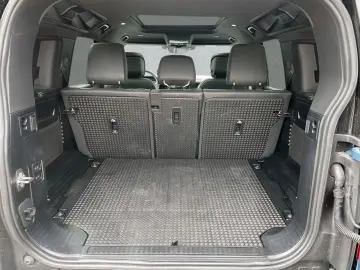 LAND ROVER Defender 110 D250 X-Dynamic HSE BLACK PACK AHK
