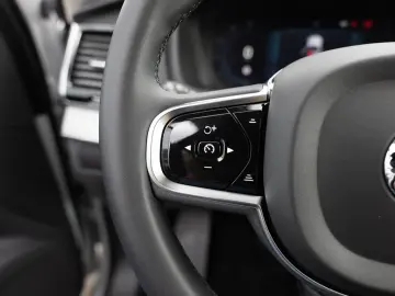 VOLVO XC90 B5 AWD Plus Bright LED STANDHZ ACC H K PANO