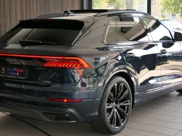 AUDI Q8 55 TFSI quattro competiton plus S-Line 23