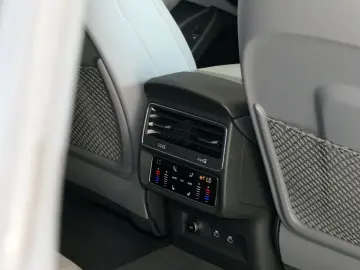 AUDI Q8 55 TFSI quattro competiton plus S-Line 23