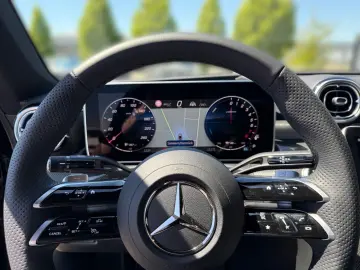 MERCEDES-BENZ CLE 300e AMG PREM  LEDER HuD BUR PAN KEYL